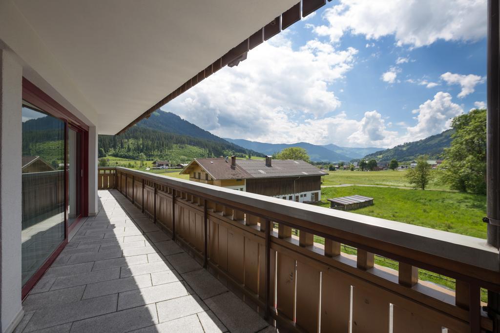 Apartmenthaus Brixen & Haus Central Brixen im Thale Oda fotoğraf