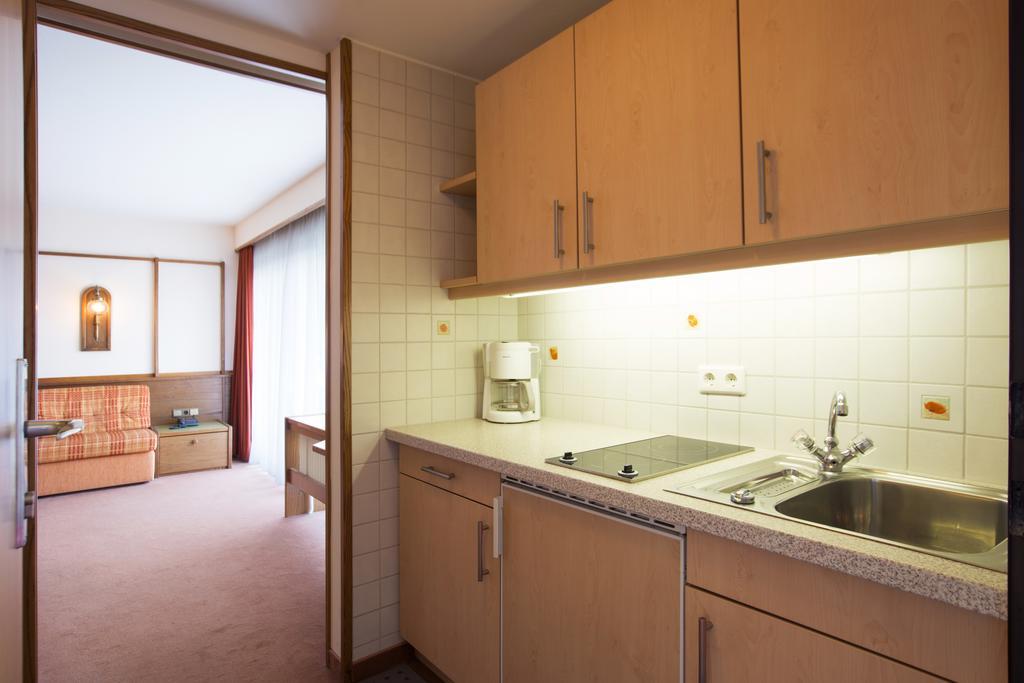 Apartmenthaus Brixen & Haus Central Brixen im Thale Oda fotoğraf